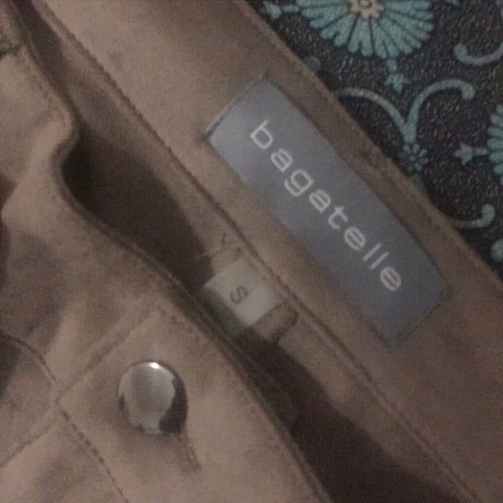 Bagatelle Women’s SMALL Pants Taupe Suede Skinny leg high rise stretchy NEW